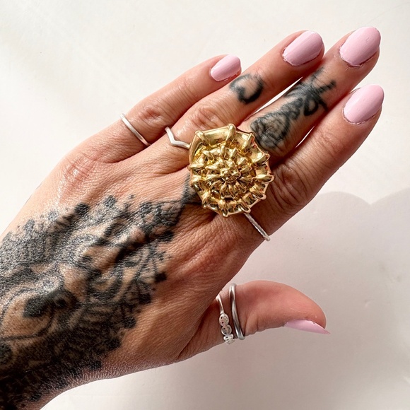 Noir NYC shellshocked gold ring - Picture 2 of 5